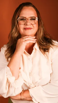 Fabiana M. Dias - Psicóloga Clínica Especialista em Terapia do Esquema e Relacionamentos